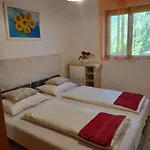 Toth Nyaralo Lägenhetshotell Balatongyörök