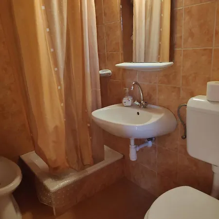 Toth Nyaralo Aparthotel 3*