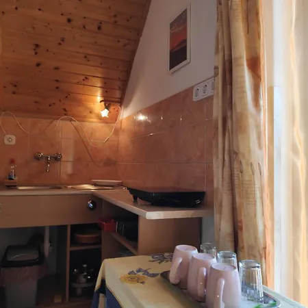 Ξενοδοχείο με διαμερίσματα Toth Nyaralo Balatongyörök