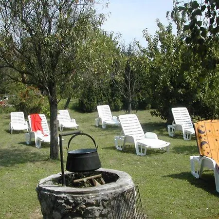 Ξενοδοχείο με διαμερίσματα Toth Nyaralo 3*