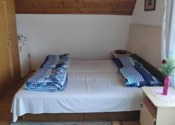 Toth Nyaralo מלון דירות Balatongyörök