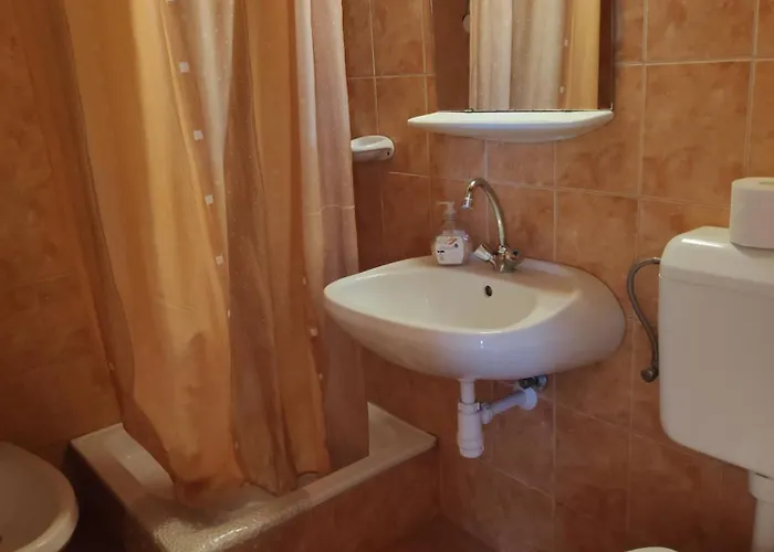 Toth Nyaralo 公寓式酒店 3*