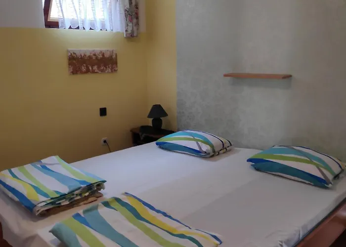 Toth Nyaralo מלון דירות