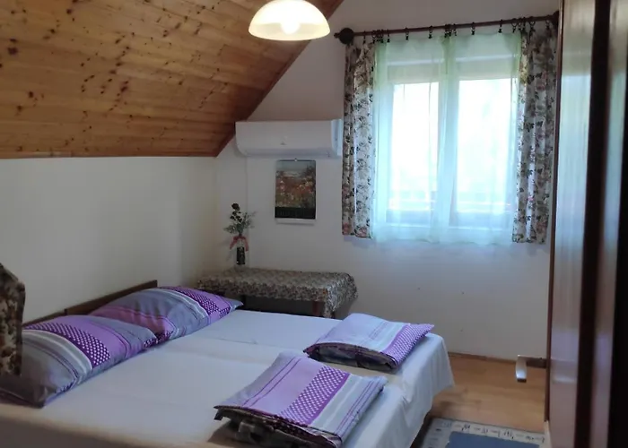 Toth Nyaralo 公寓式酒店 Balatongyörök